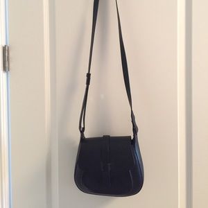 Gap black saddle bag purse